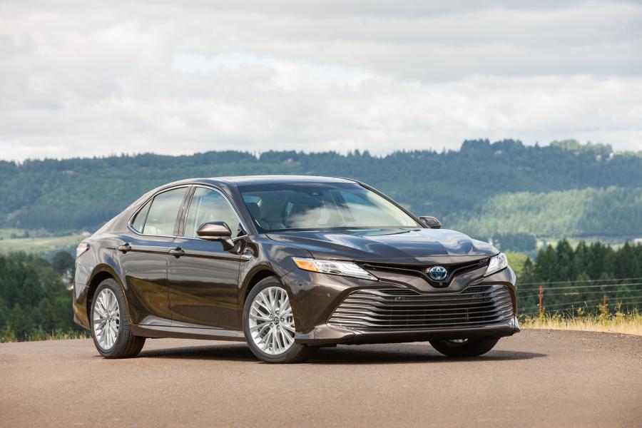  Toyota Camry Hybrid XLE 2017 года  (NA) (фото 11 из 40)